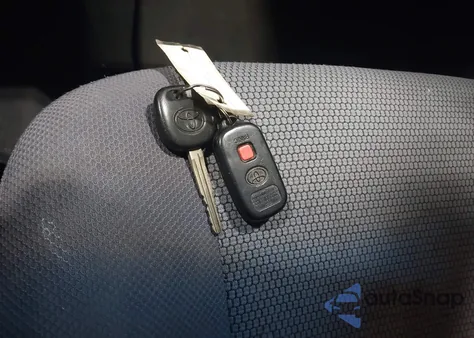 2006 Toyota Matrix Xr from USA, damaged, VIN 2T1KR32E66C589465